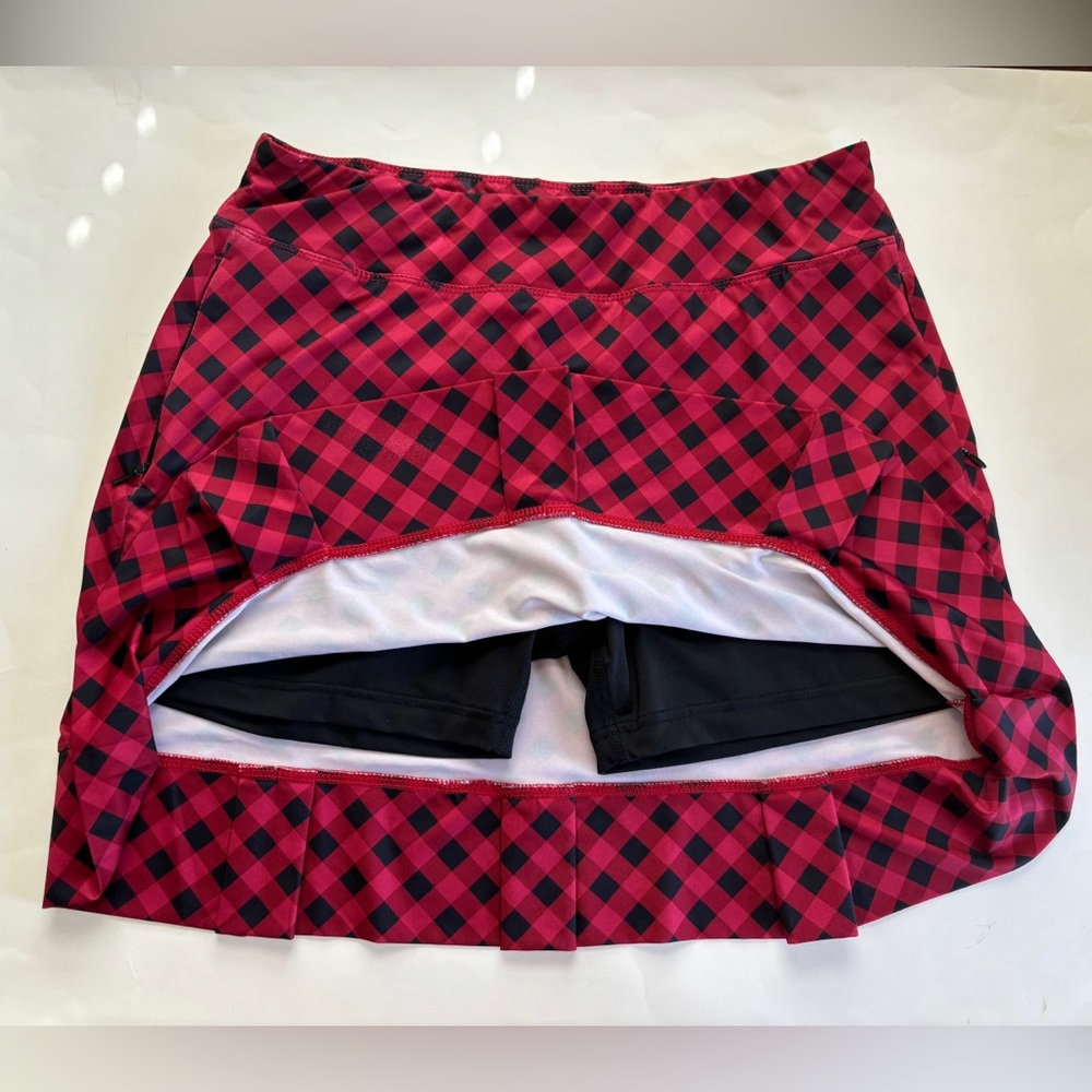 Lady Pinseeker Skort - Women’s Red/Black Buffalo Print Skort. Size Medium